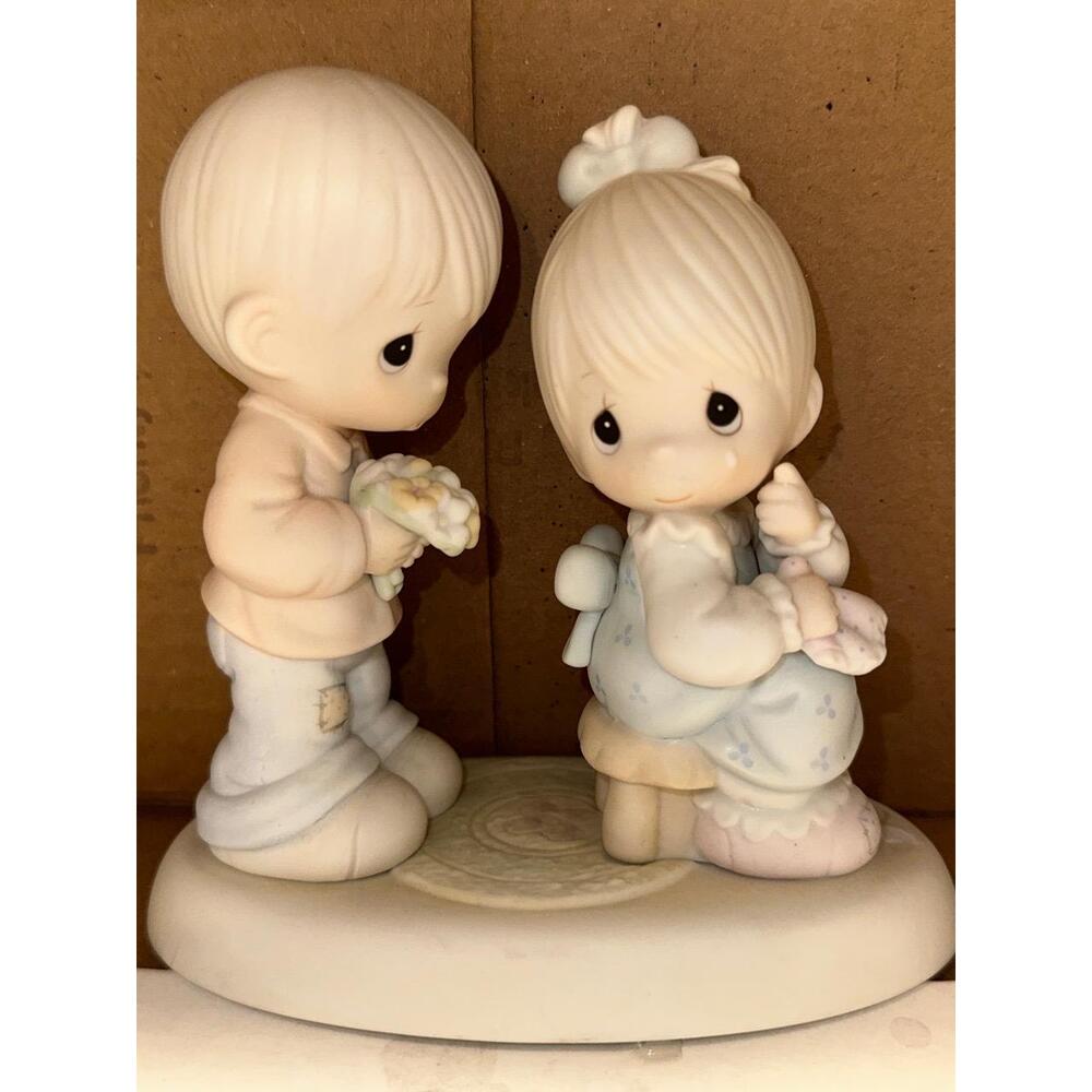 Precious moments My love blooms for‎ you Boy Offering Flowers Girl Figurine